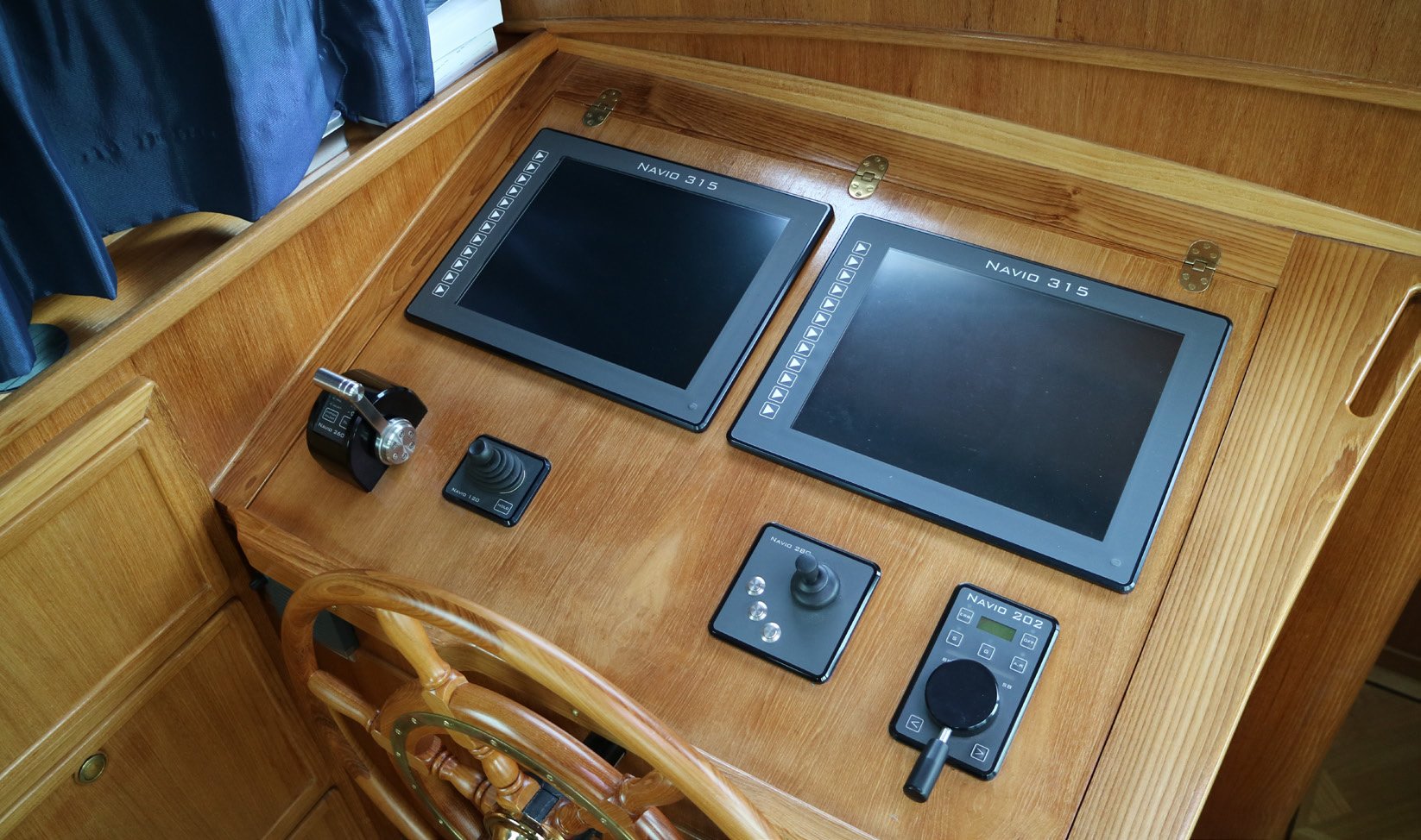 How a miniature GNSS/INS enabled Hydrosta to create the first auto-pilot for small boats